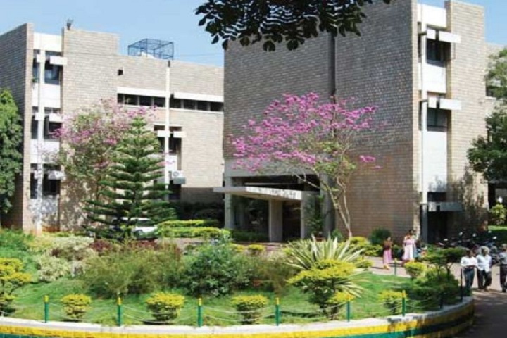https://cache.careers360.mobi/media/colleges/social-media/media-gallery/21977/2018/12/5/College Building Of College of Agriculture Hassan_Campus View.JPG